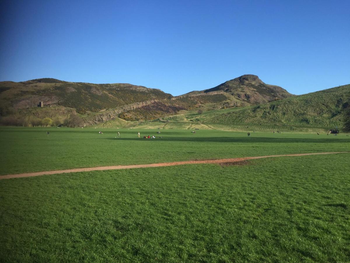 Next Door To Holyrood Palace And Arthur'S Seat Edimburgo Exterior foto
